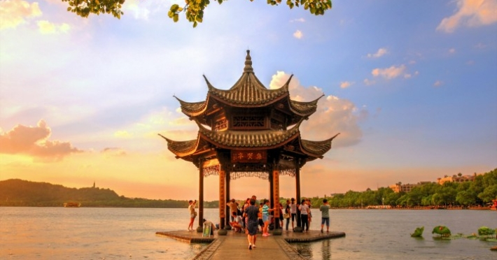 439715-adobestock-306574482-west-lake-hangzhou-china.jpg